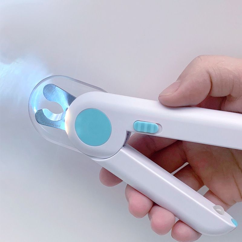 Illuminated Pet nail clipper